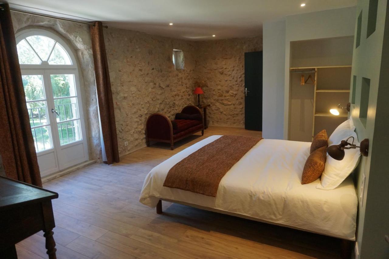Le Moulin De Moquesouris - Chambres D'Hotes Et Table D'Hote Nazelles-Negron Екстериор снимка