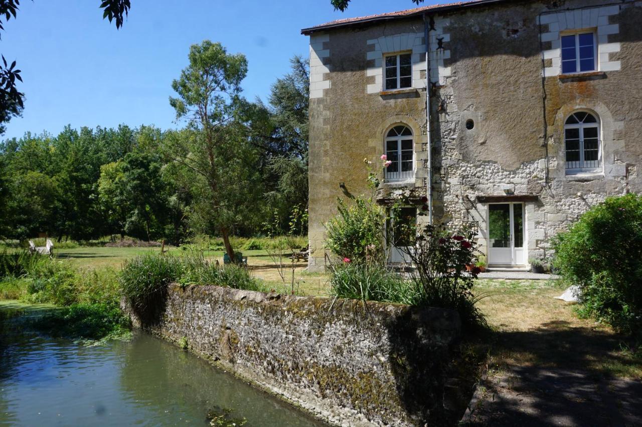 Le Moulin De Moquesouris - Chambres D'Hotes Et Table D'Hote Nazelles-Negron Екстериор снимка