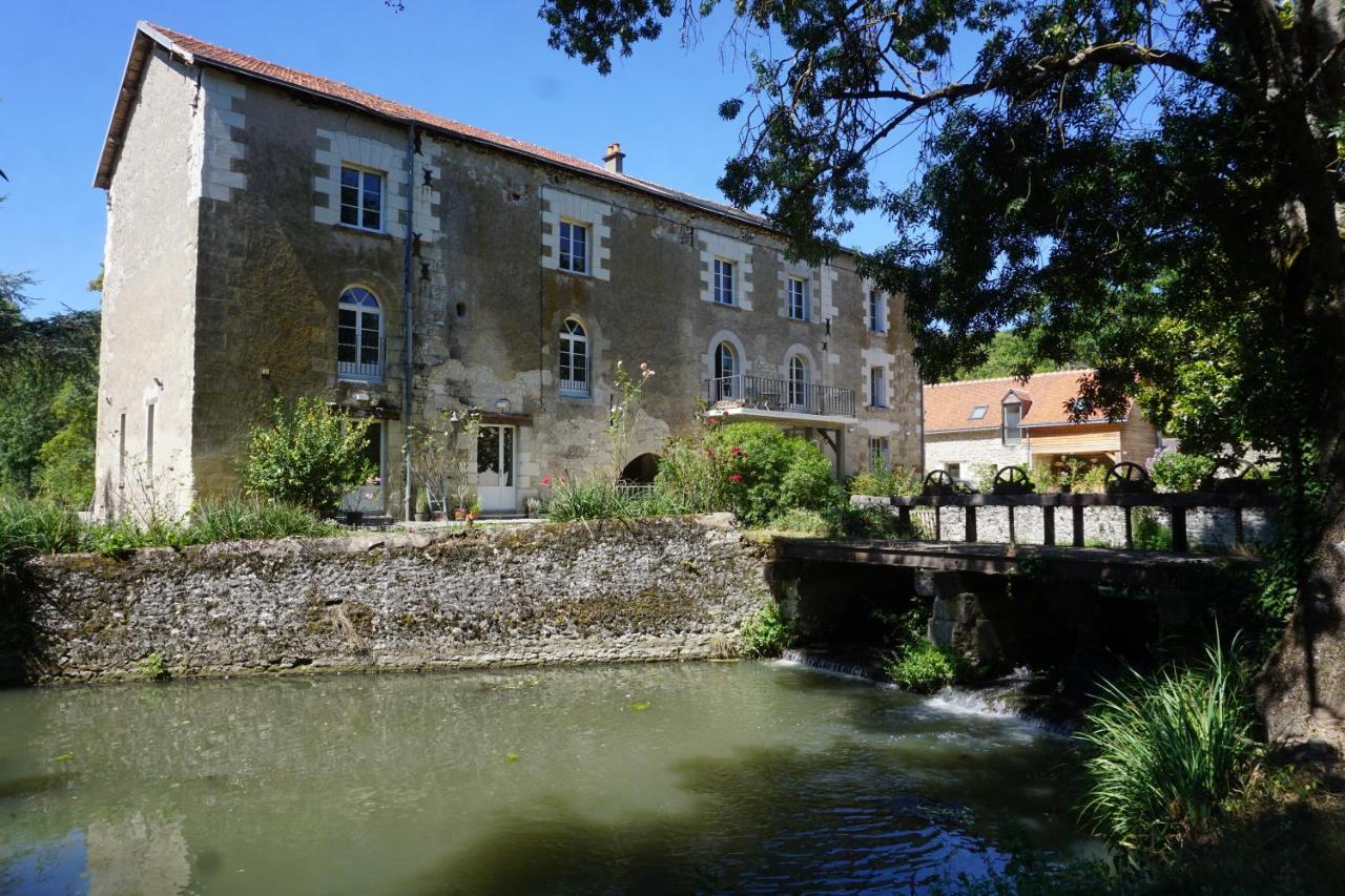 Le Moulin De Moquesouris - Chambres D'Hotes Et Table D'Hote Nazelles-Negron Екстериор снимка